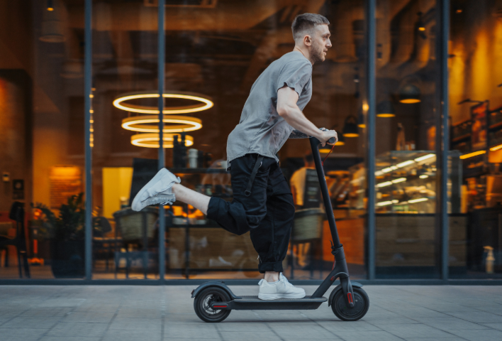 electric scooter commuter
